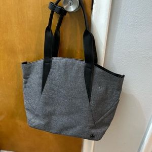 Lululemon tote